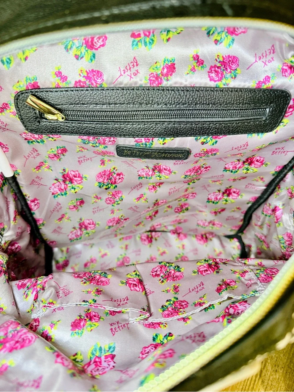 NWT Betsey Johnson Apple School Backpack + Matching Pouch 🍎 Retired & Rare